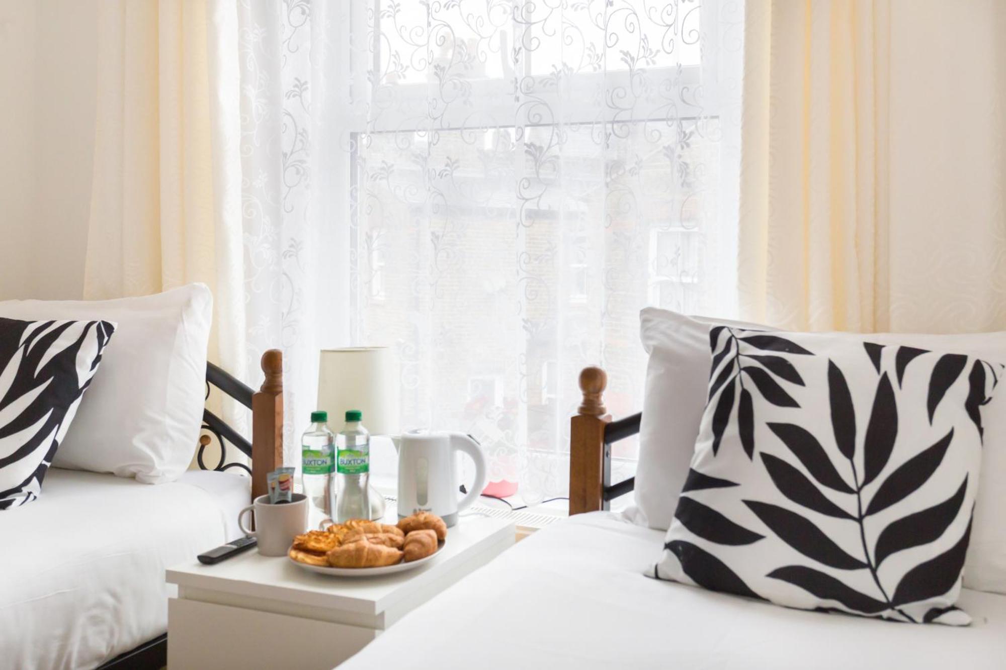 Wood Green Budget Rooms - Next To Mall & Metro Station - 10 Min To City Center ロンドン エクステリア 写真