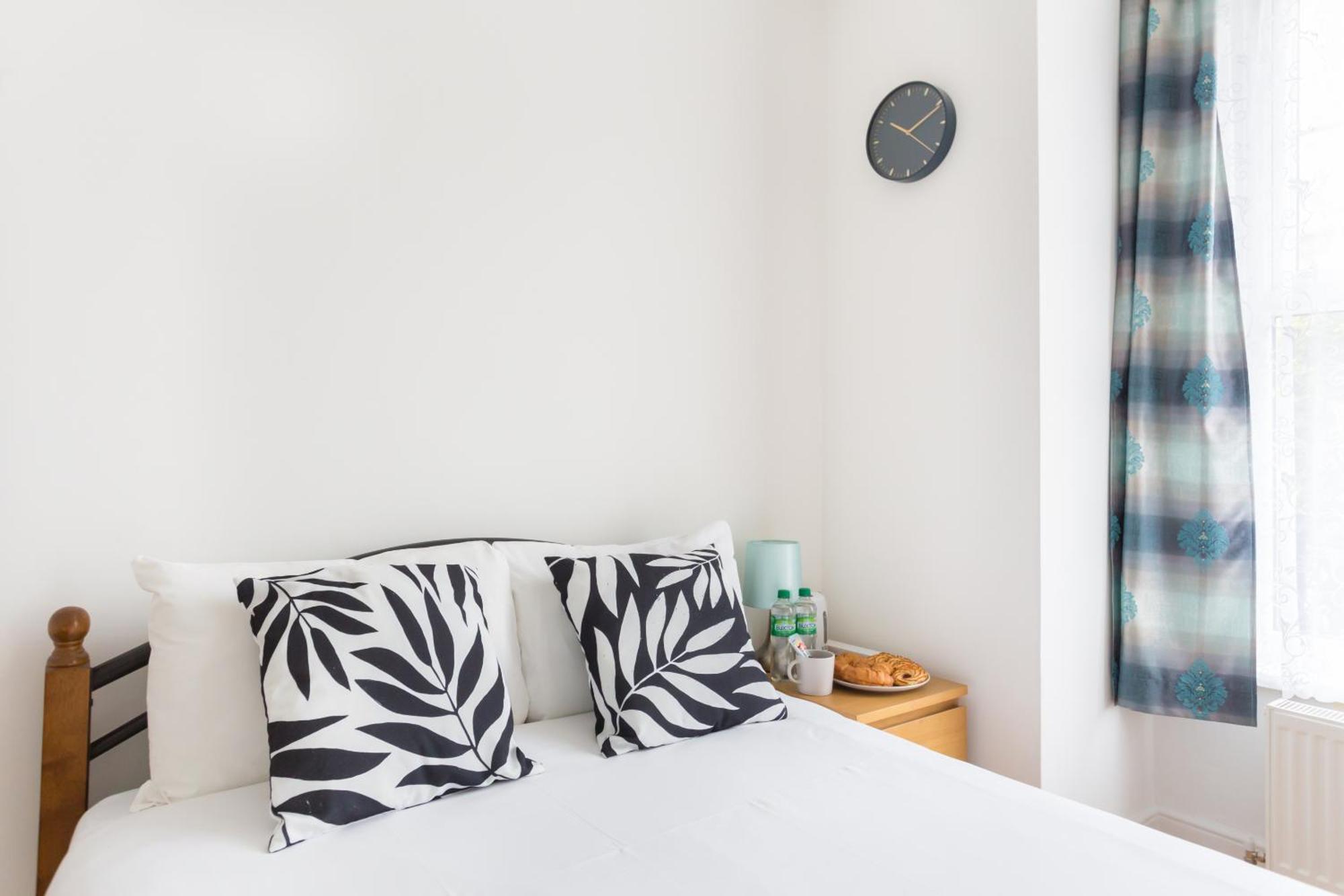 Wood Green Budget Rooms - Next To Mall & Metro Station - 10 Min To City Center ロンドン エクステリア 写真