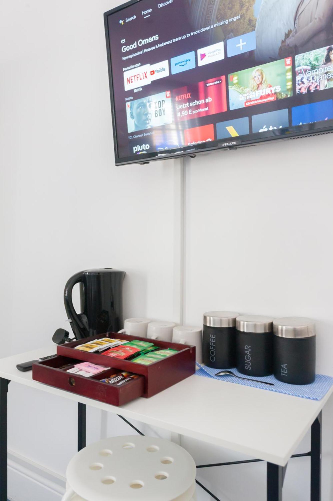 Wood Green Budget Rooms - Next To Mall & Metro Station - 10 Min To City Center ロンドン エクステリア 写真