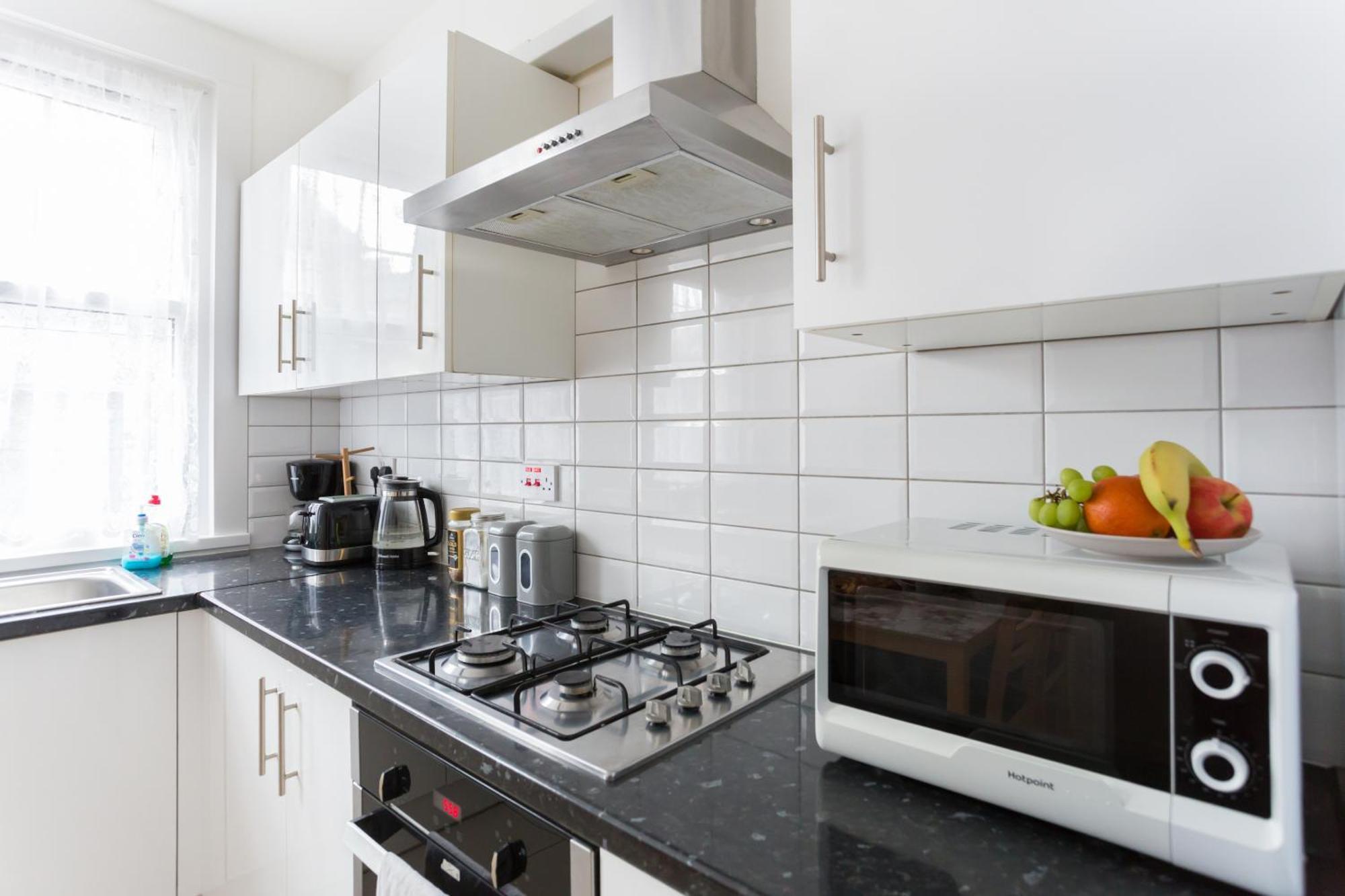 Wood Green Budget Rooms - Next To Mall & Metro Station - 10 Min To City Center ロンドン エクステリア 写真